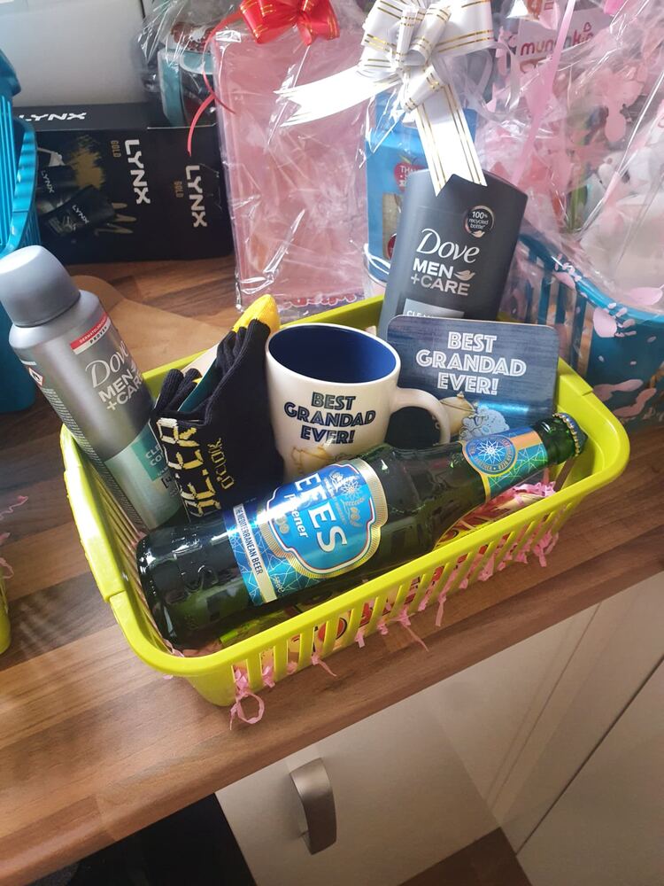 Hand-tied hamper 70