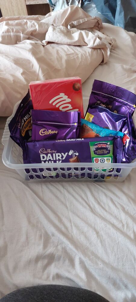 Hand-tied hamper