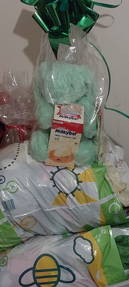 Hand-tied hamper 63