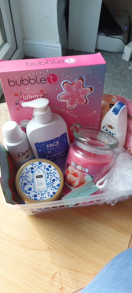 Hand-tied hamper 22