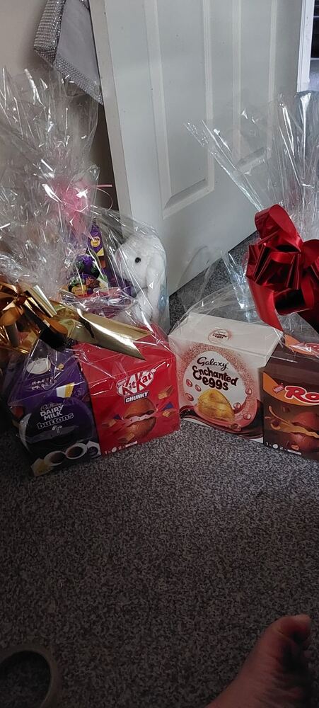 Hand-tied hamper 57