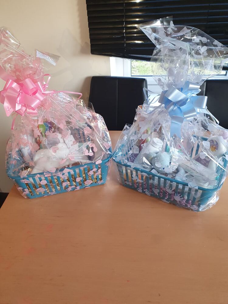 Hand-tied hamper 71