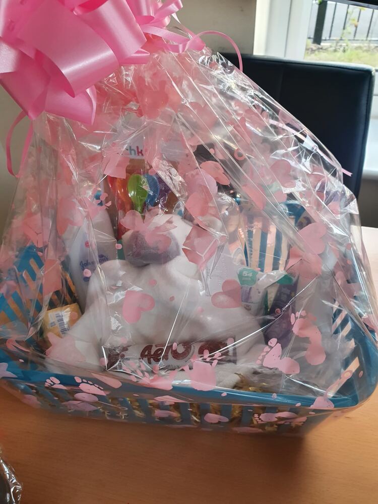 Hand-tied hamper 74