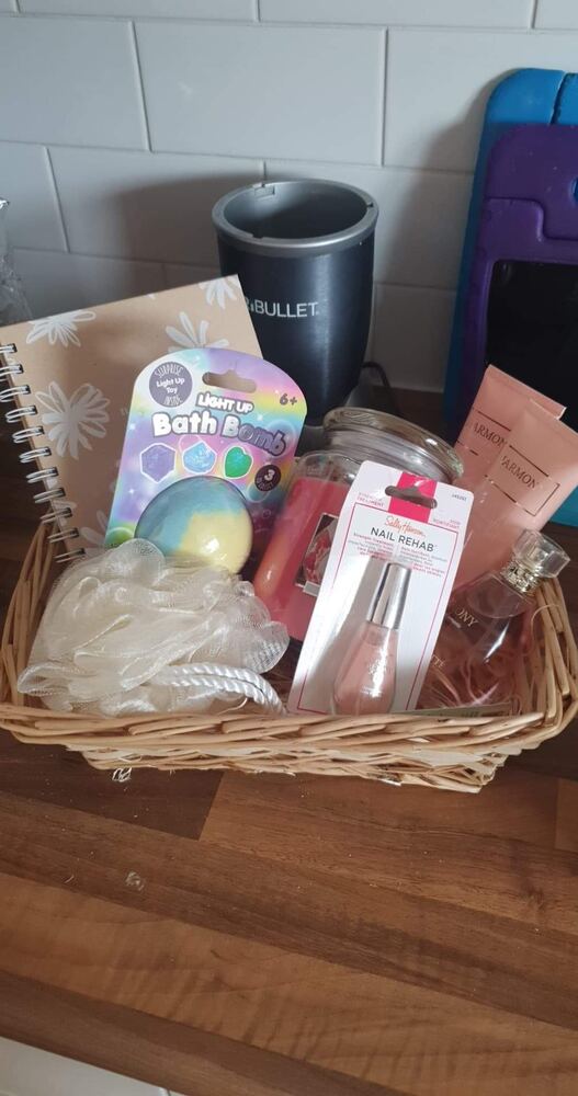 Hand-tied hamper