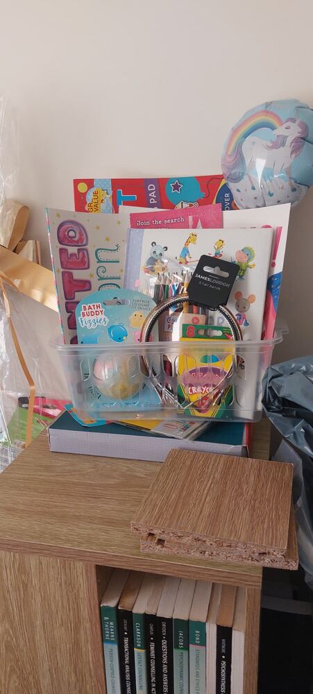 Hand-tied hamper 12