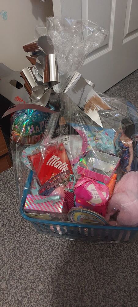 Hand-tied hamper 46