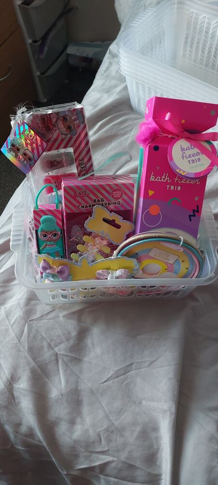 Hand-tied hamper 53