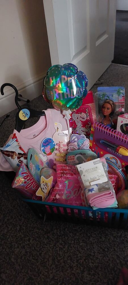 Hand-tied hamper 37