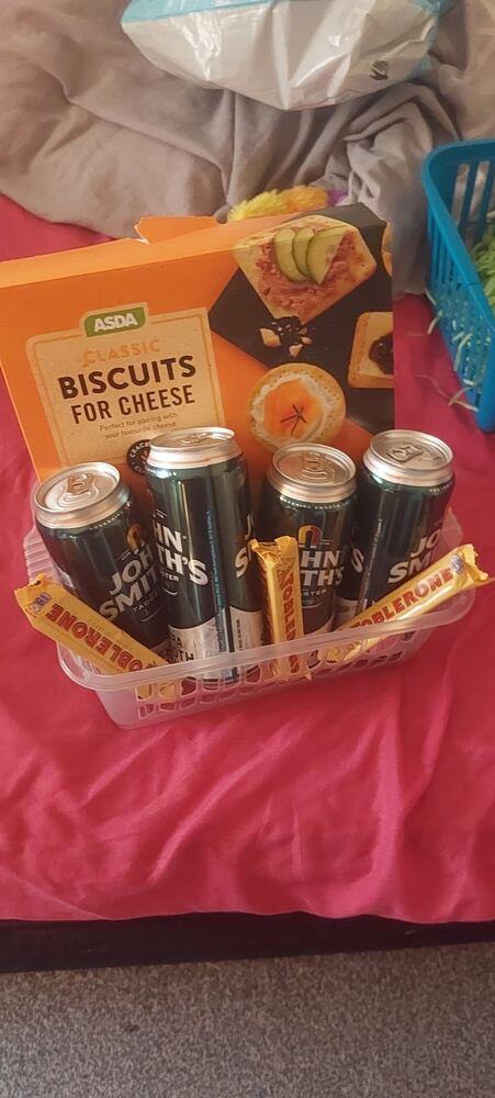 Hand-tied hamper 35