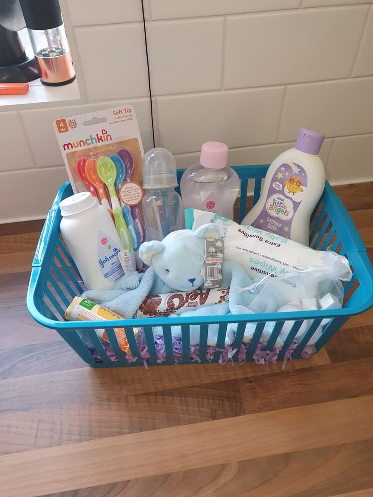 Hand-tied hamper 73