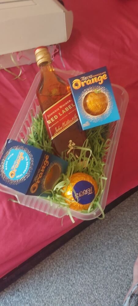 Hand-tied hamper 32
