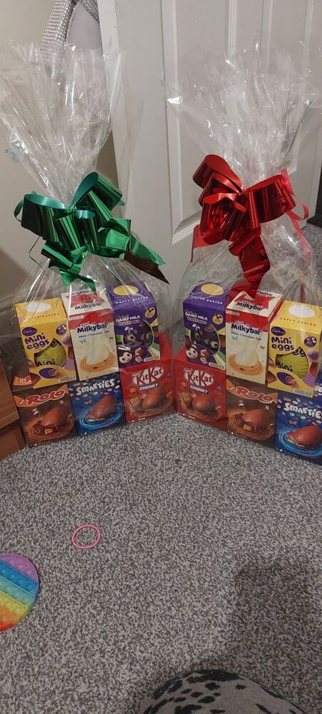 Hand-tied hamper 62