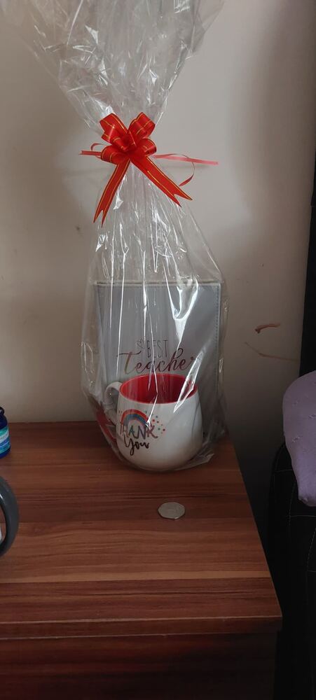 Hand-tied hamper 17