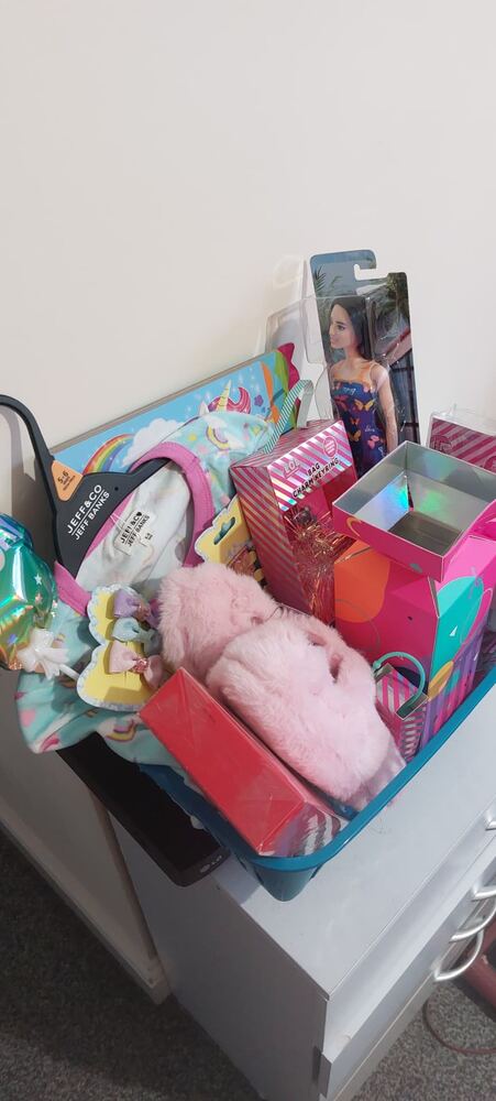 Hand-tied hamper 51