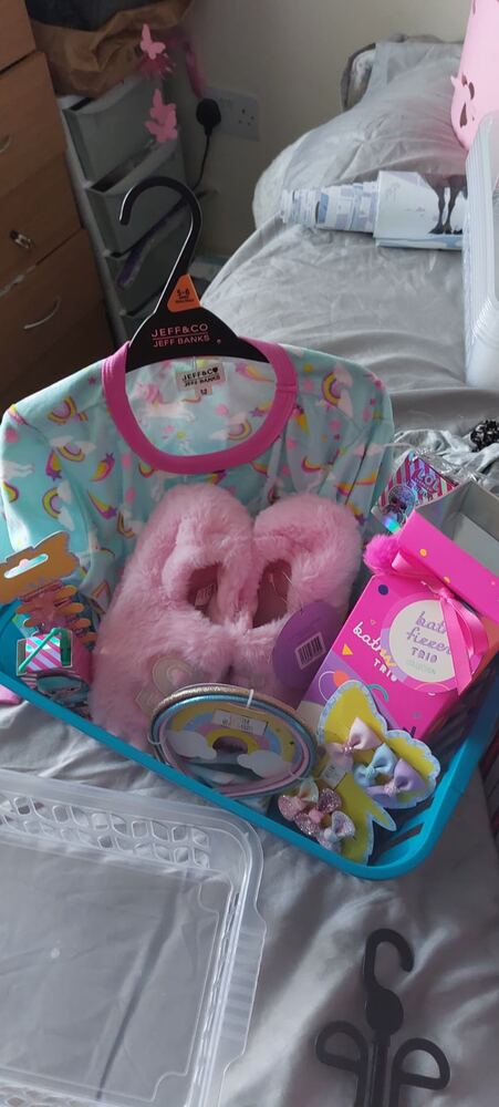 Hand-tied hamper 52