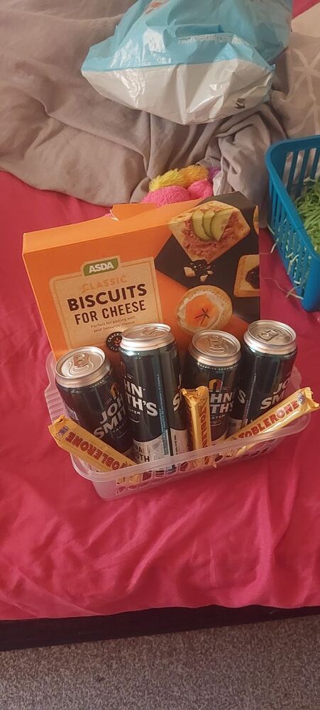 Hand-tied hamper 34