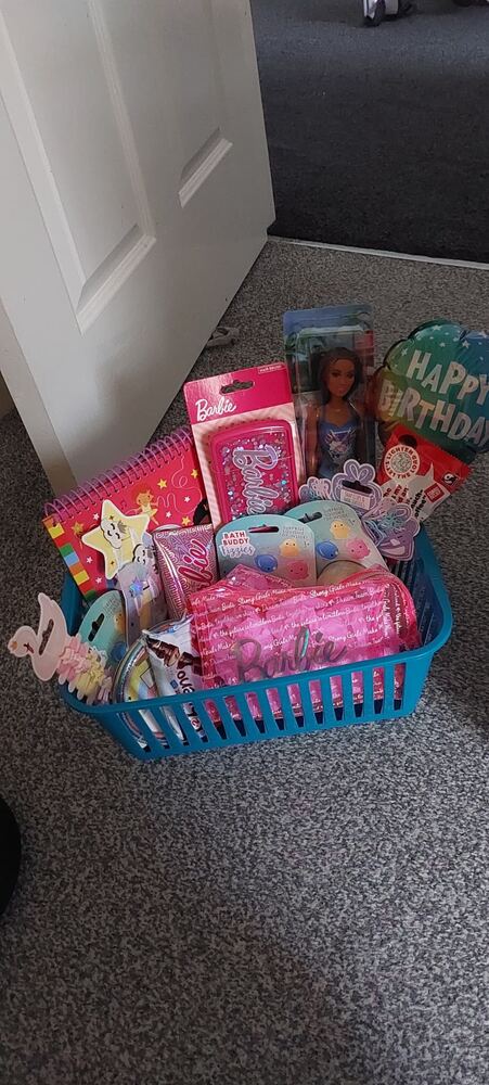 Hand-tied hamper 40