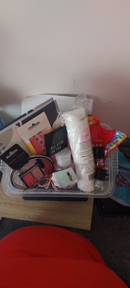 Hand-tied hamper 23